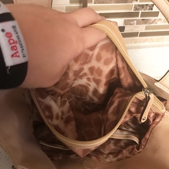 Beautiful B. Makowski Shoulder Bag - Picture 6 of 6